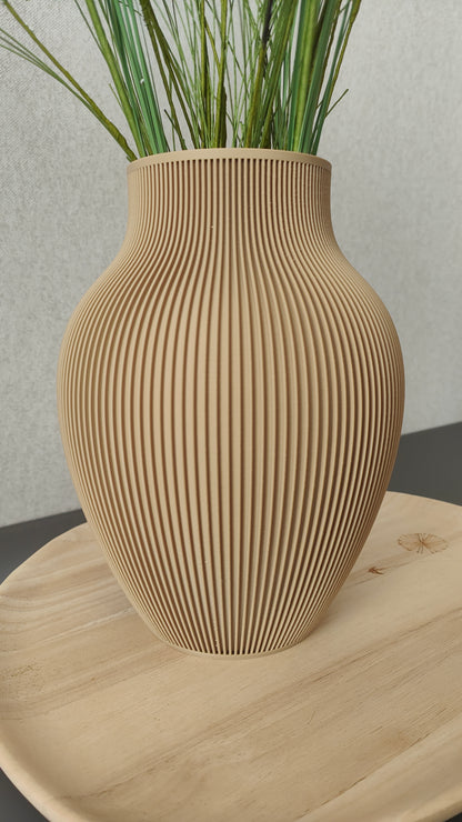 Hiku Vase
